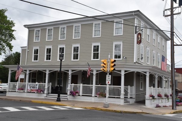 continental-tavern-front
